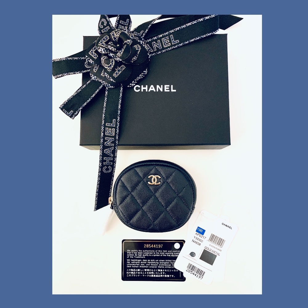 CHANEL NIB Caviar Quilted Zip Around Classic O-Coin Purse (Navy)